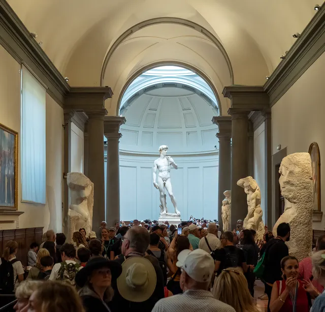 Dettaglio ravvicinato del David di Michelangelo, testa e busto in marmo di Carrara